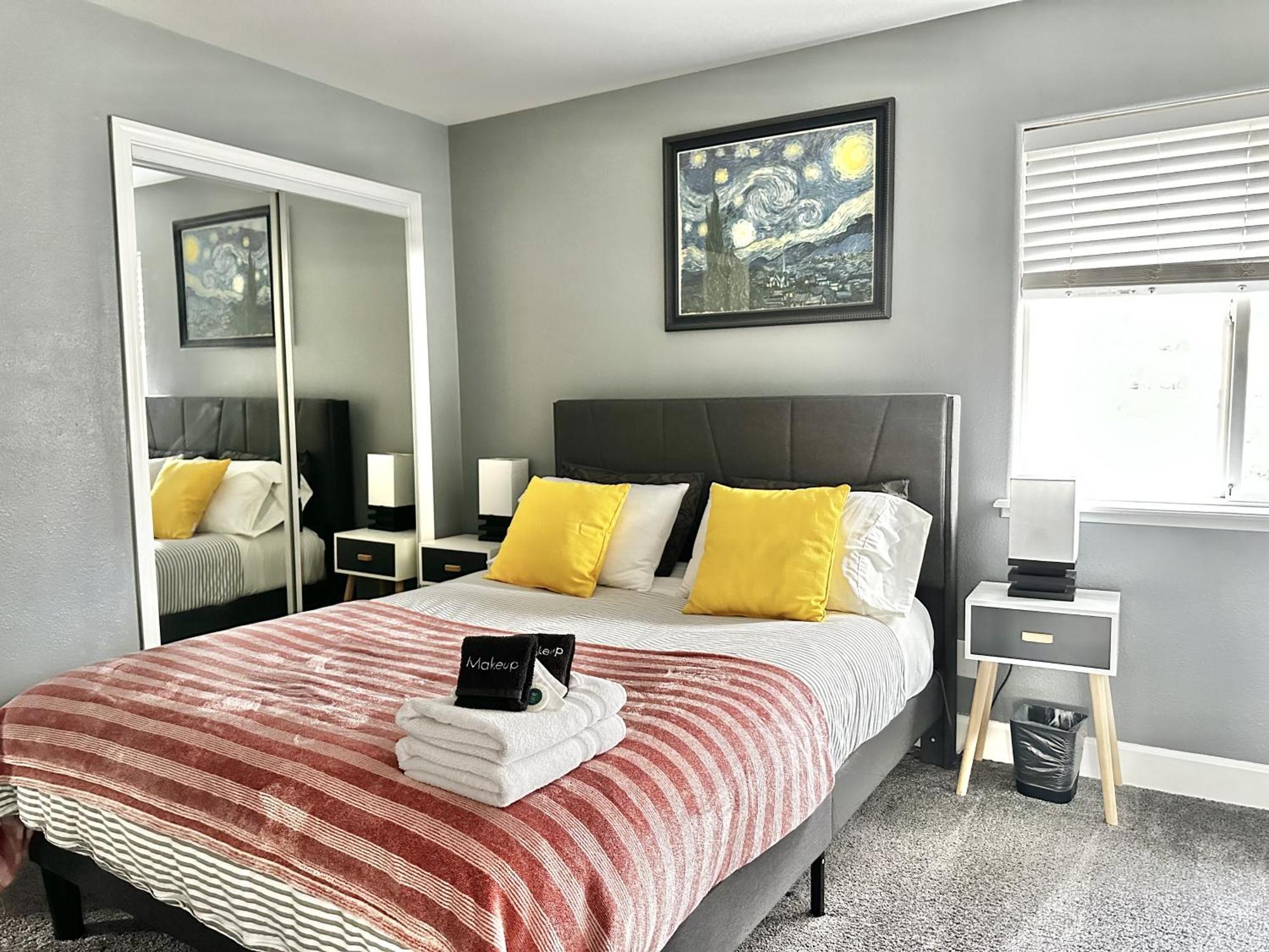 Fantastic Bright 4 Bedroom- Deck - Fireplaces Медфорд Екстер'єр фото